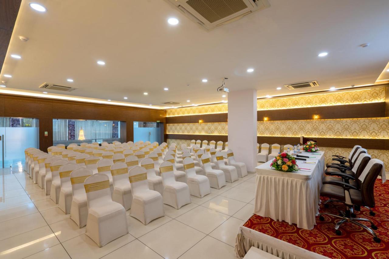 Jalashray Resort Nadiād Extérieur photo