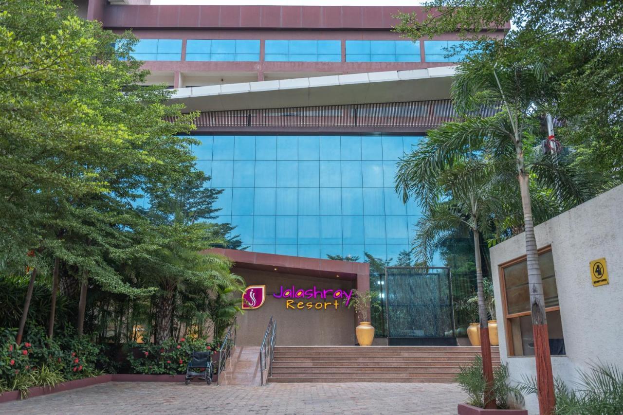 Jalashray Resort Nadiād Extérieur photo