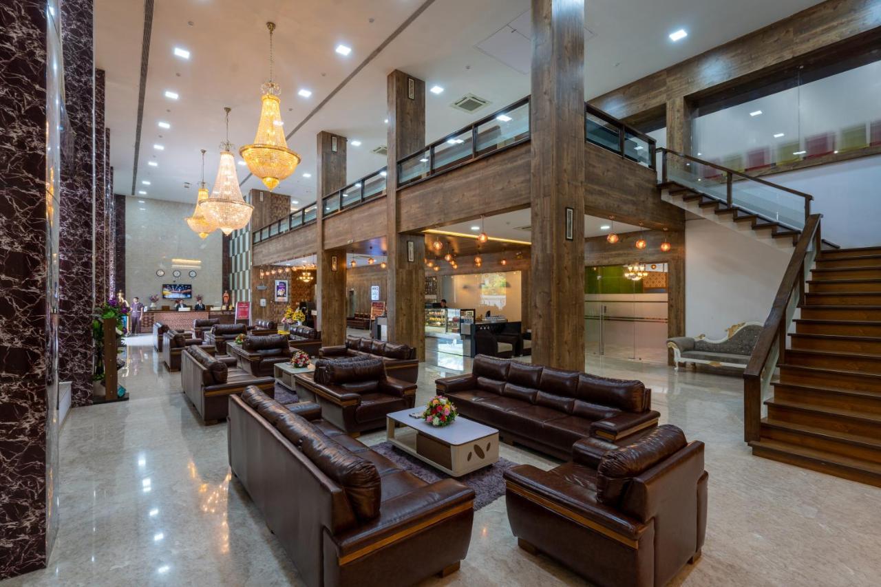 Jalashray Resort Nadiād Extérieur photo