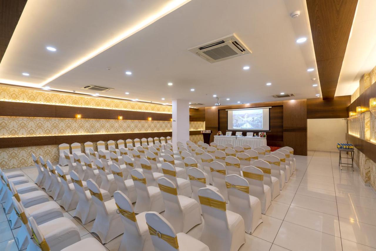 Jalashray Resort Nadiād Extérieur photo