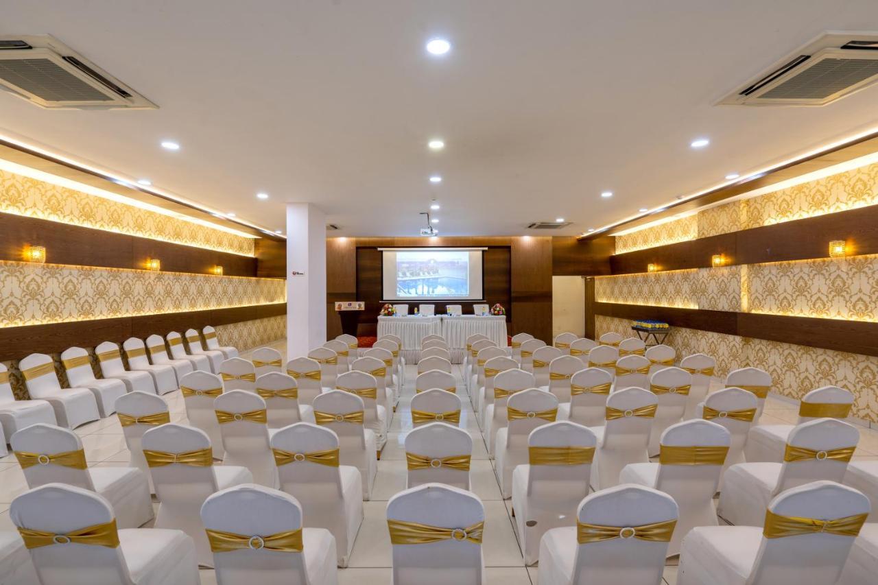 Jalashray Resort Nadiād Extérieur photo