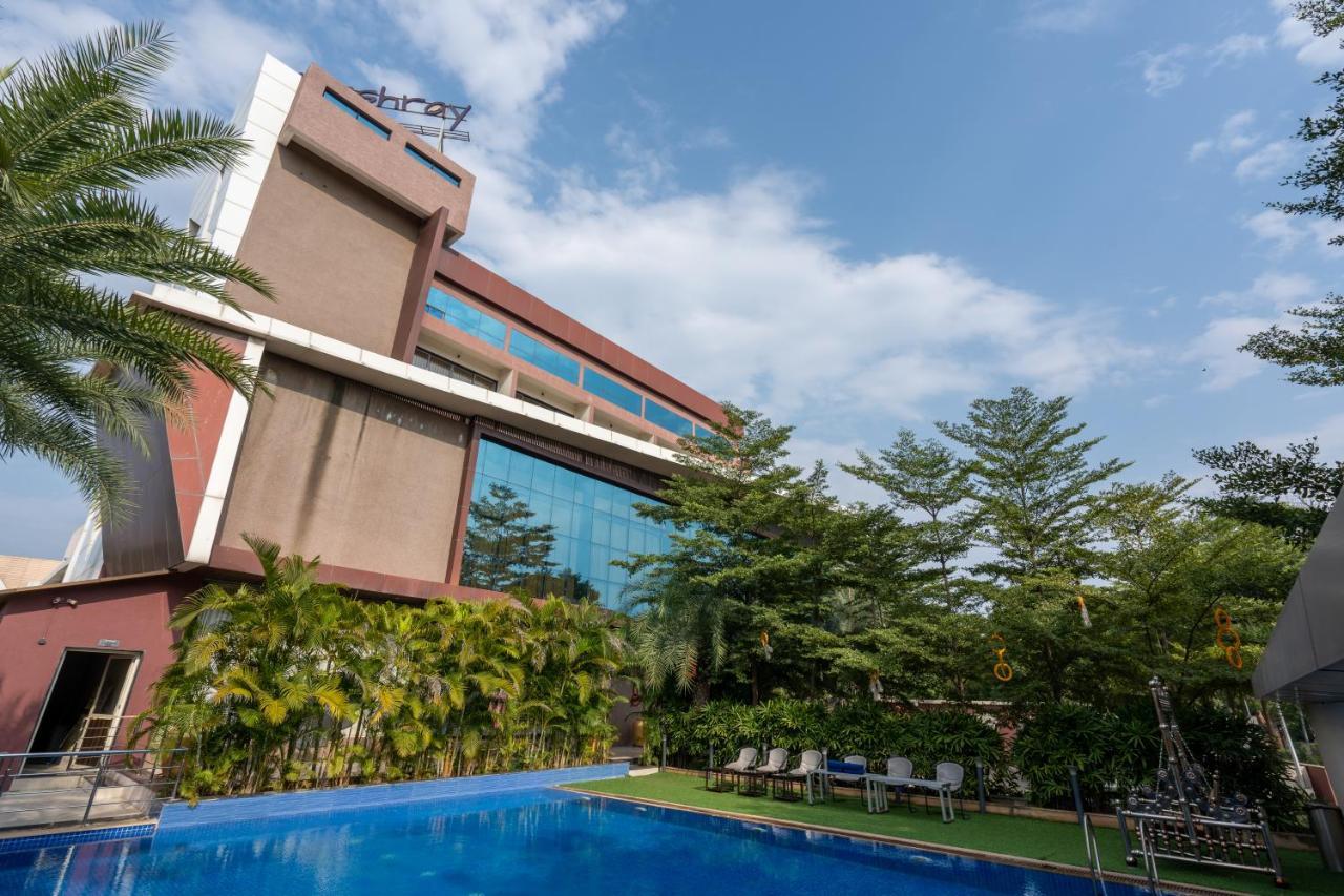 Jalashray Resort Nadiād Extérieur photo