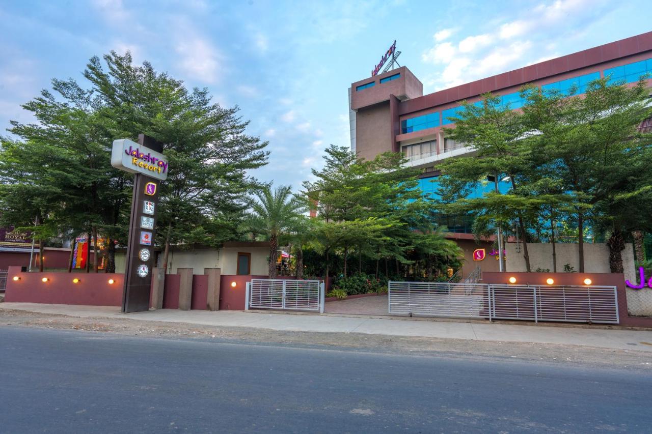 Jalashray Resort Nadiād Extérieur photo