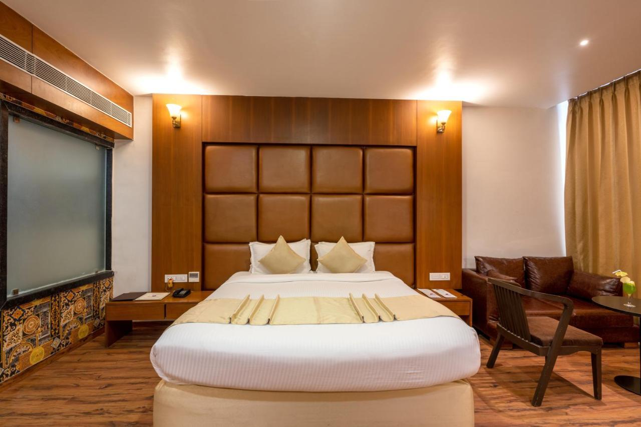 Jalashray Resort Nadiād Extérieur photo