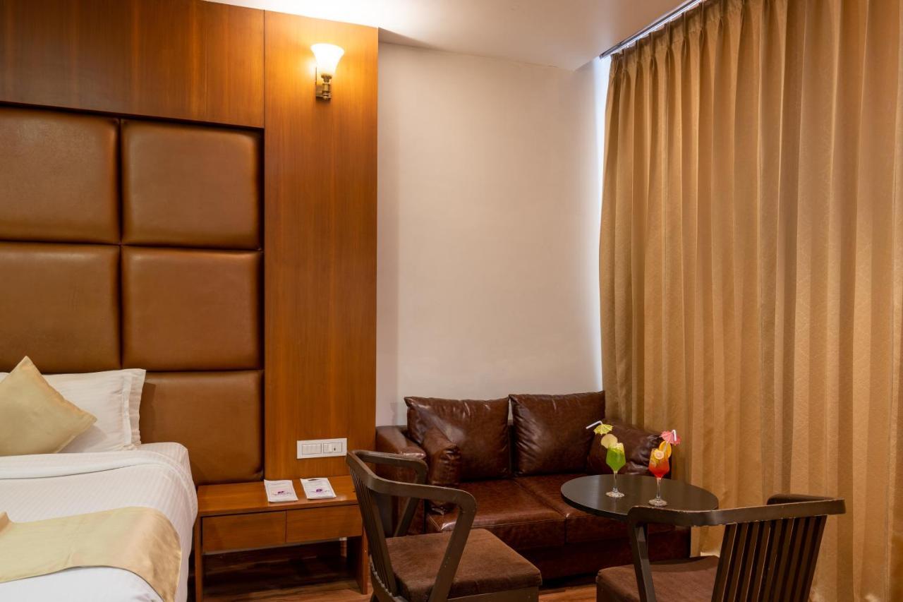 Jalashray Resort Nadiād Extérieur photo