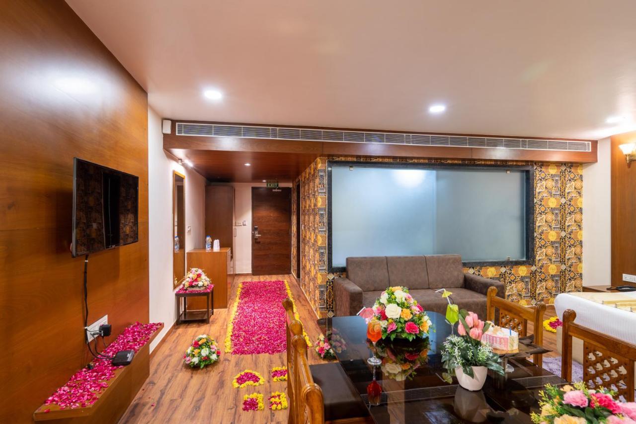 Jalashray Resort Nadiād Extérieur photo