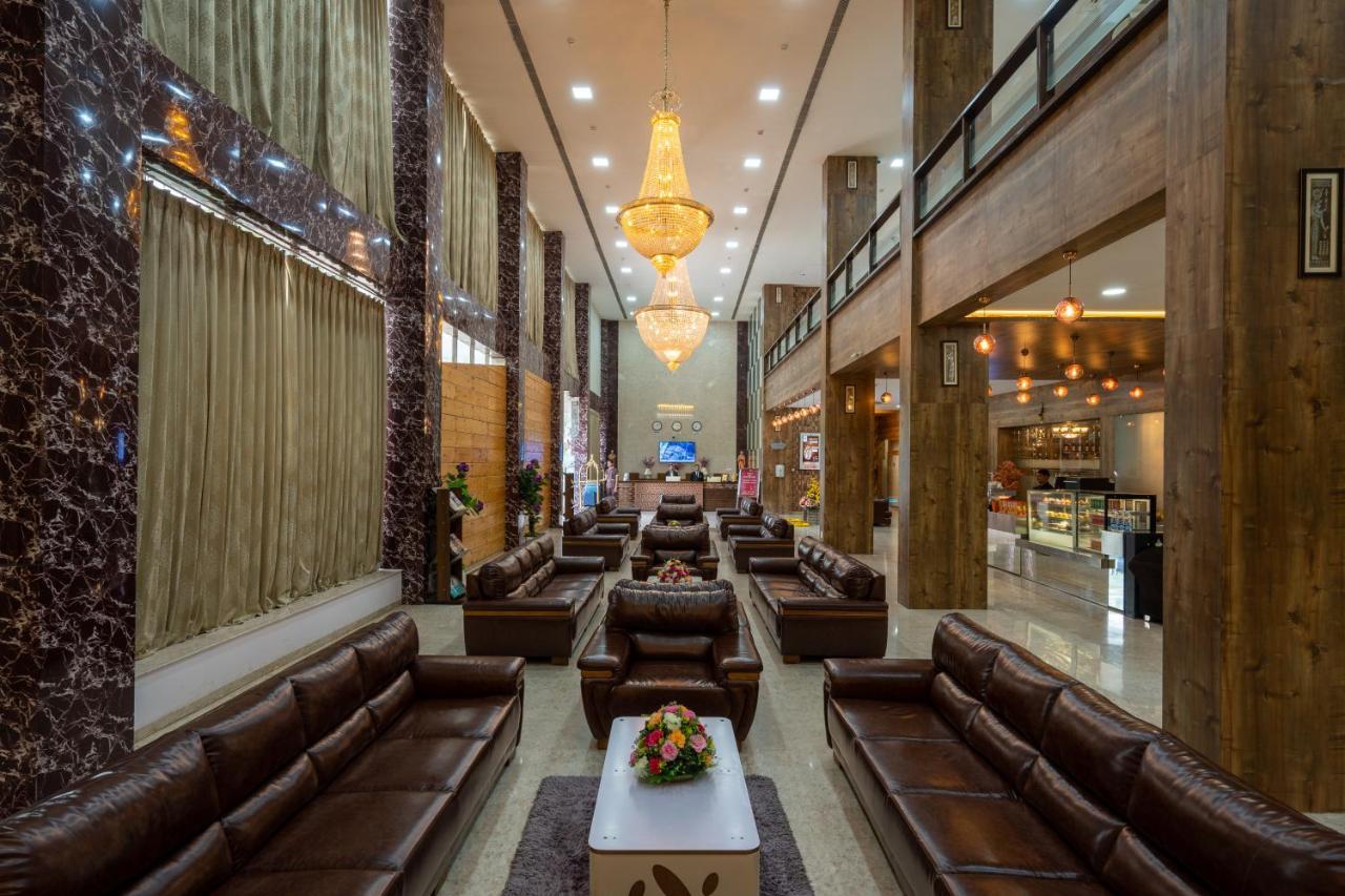 Jalashray Resort Nadiād Extérieur photo