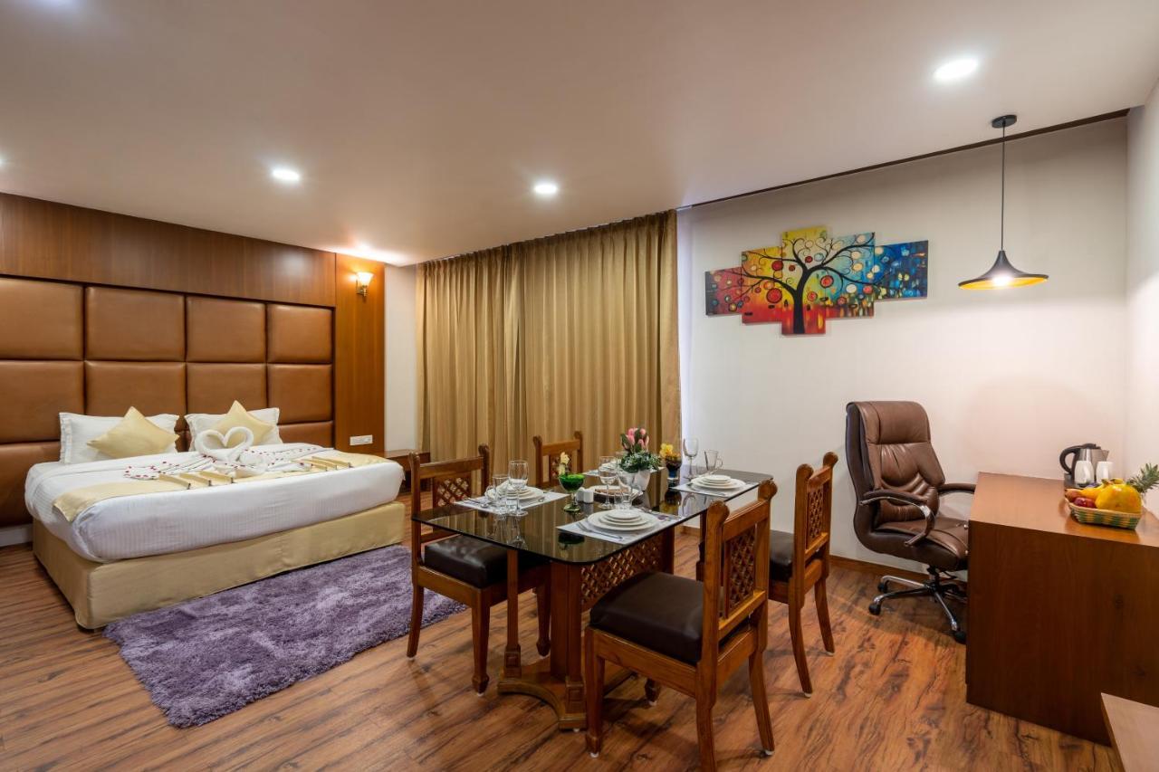Jalashray Resort Nadiād Extérieur photo