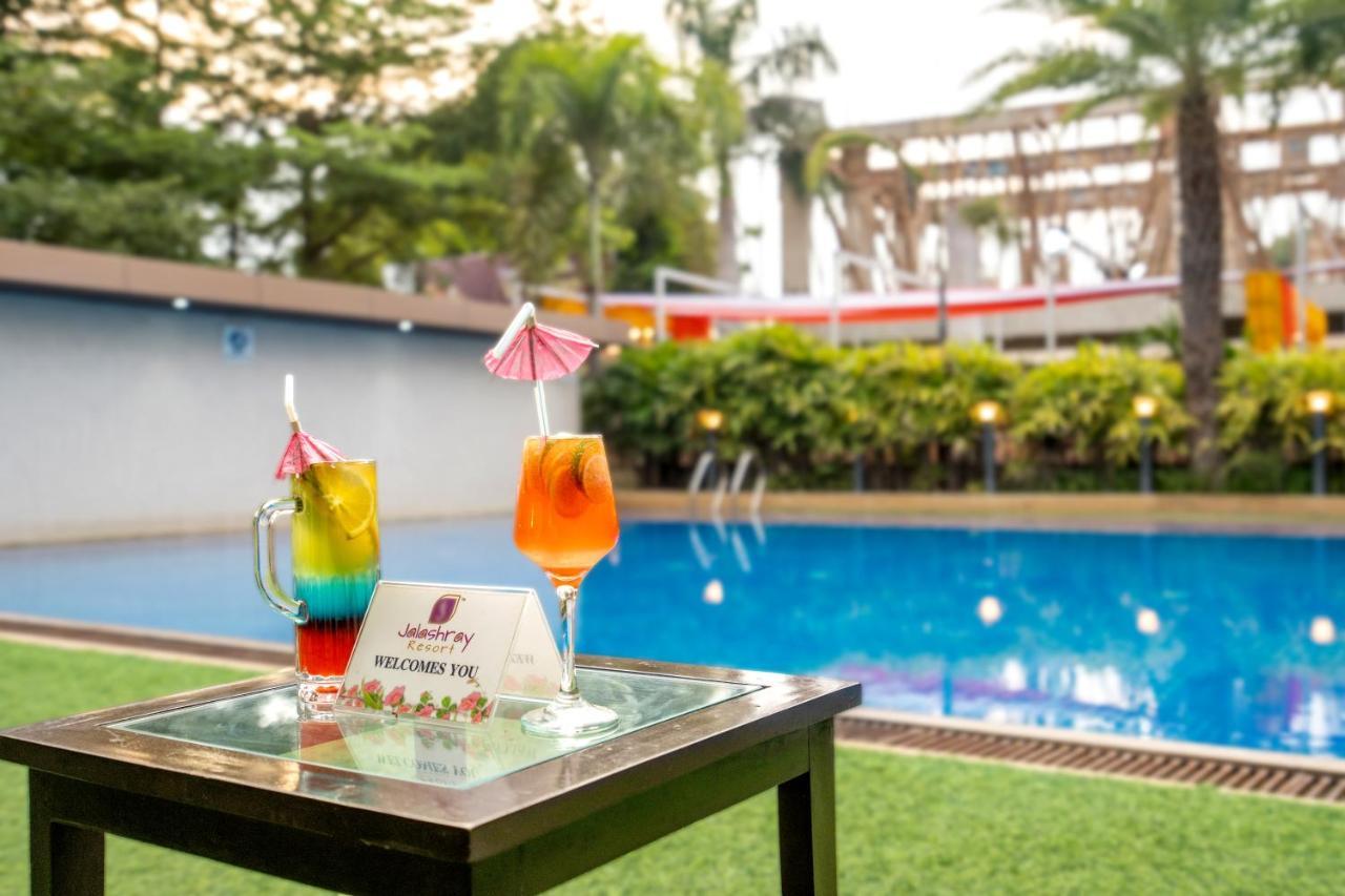 Jalashray Resort Nadiād Extérieur photo
