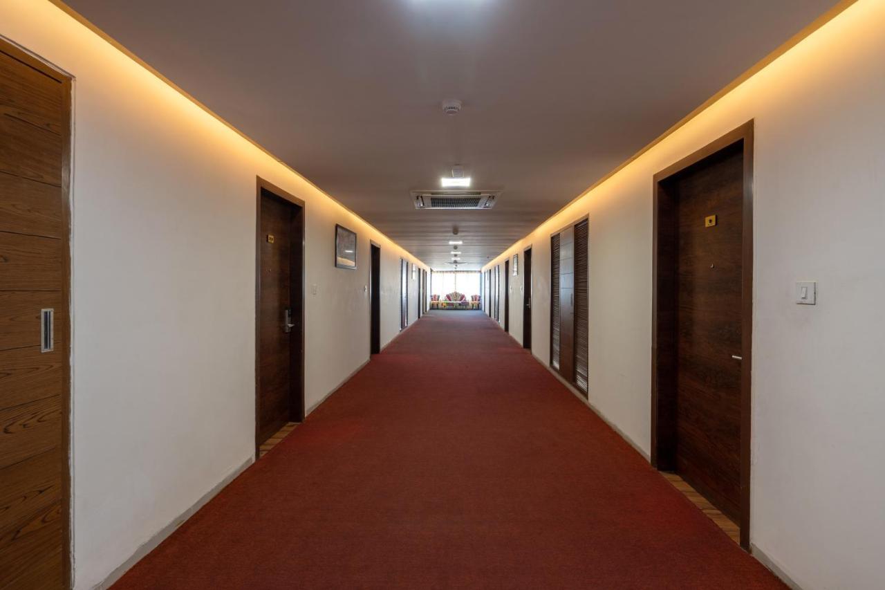 Jalashray Resort Nadiād Extérieur photo