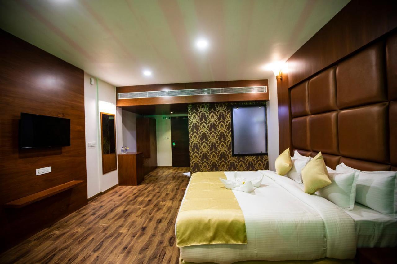 Jalashray Resort Nadiād Extérieur photo
